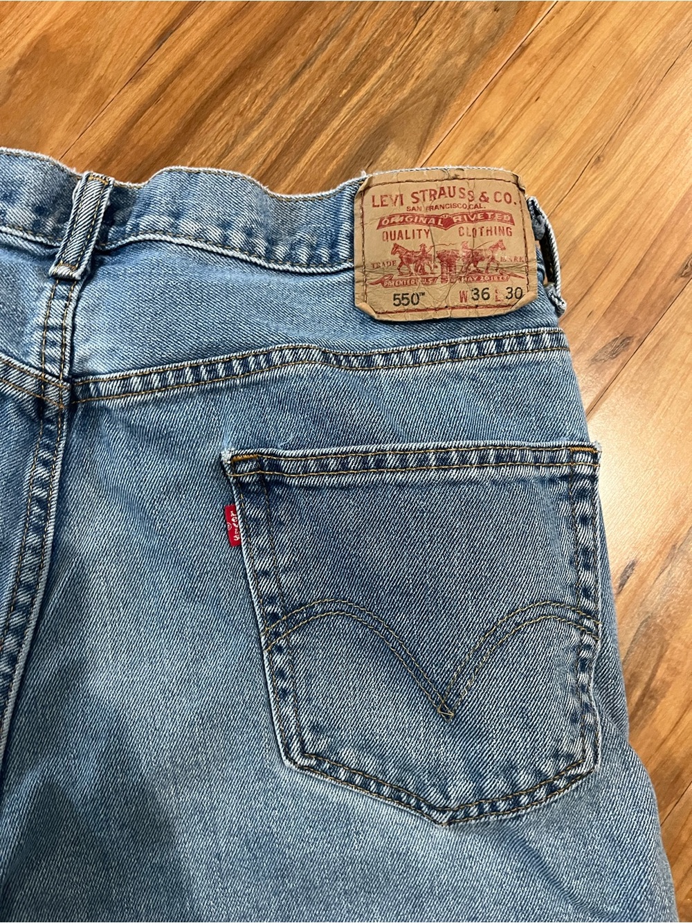 Levi's 550 Relaxed Jeans in Light Blue Denim